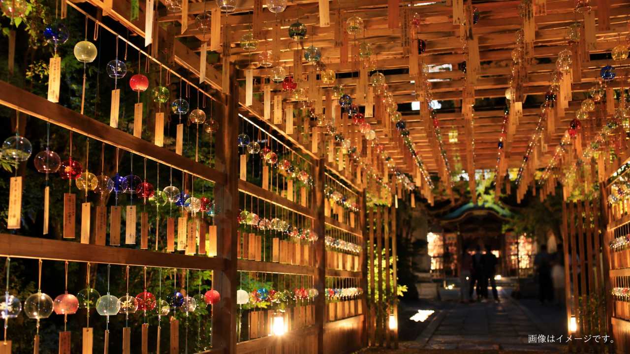 川越氷川神社の季節イベントをイメージした夜の風鈴ライトアップ